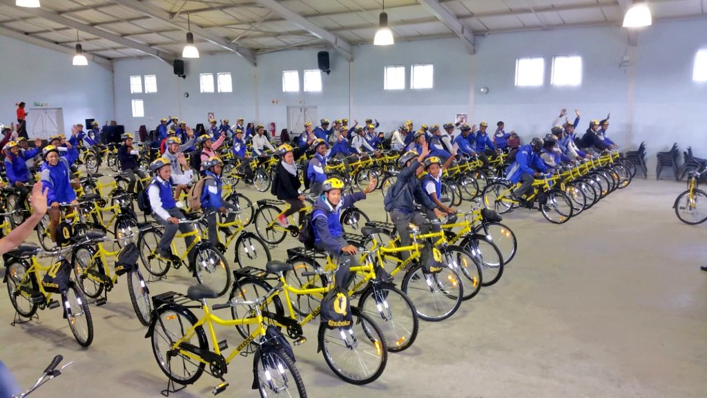 bicyclesbeyond's tweet photo. We're at it again! Empowering 150 more #learners at #PaulusJoubertSS in #Paarl with an #efficient means of #transportation through an awesome @Qhubeka #NewBikeDay distribution 🚲 #BicyclesChangeLives 🖐 https://t.co/wAAk4gH20p