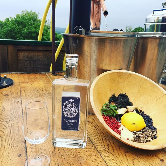 still_onthemove's tweet image. Wonderful to be back @thebeacon_tw making some delicious #mothersruin #wheresginny #stunningsetting #gin #craftgin ift.tt/2JycY70