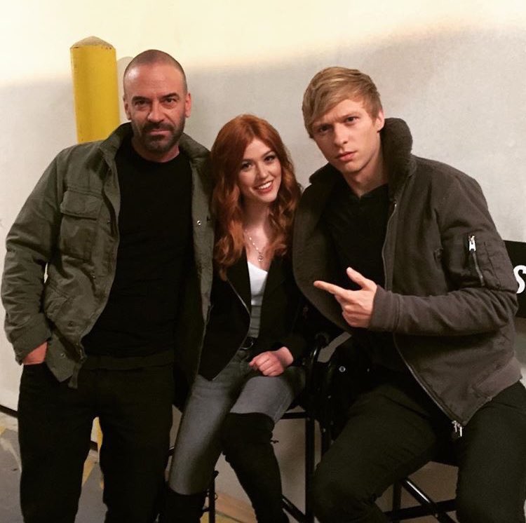 LdcLiza's tweet photo. don’t  take this family from me.
#PickUpShadowhunters #SaveShadowhunters @FreeformTV @netflix @hulu @hulu_support https://t.co/wWIpc6kBnO