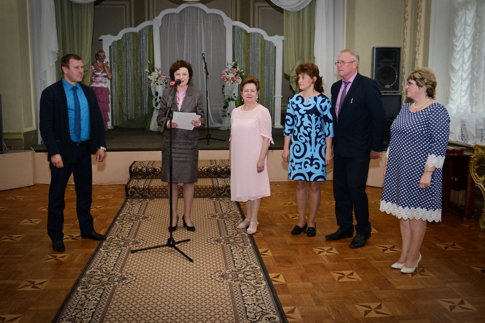 #Шуя в преддверии Дня социального работника и 100-летнего юбилея социальных служб России, в КЦ«Павловский» состоялось торжественное мероприятие для сотрудников социальной сферы нашего города okrugshuya.ru/gorduma/index.…