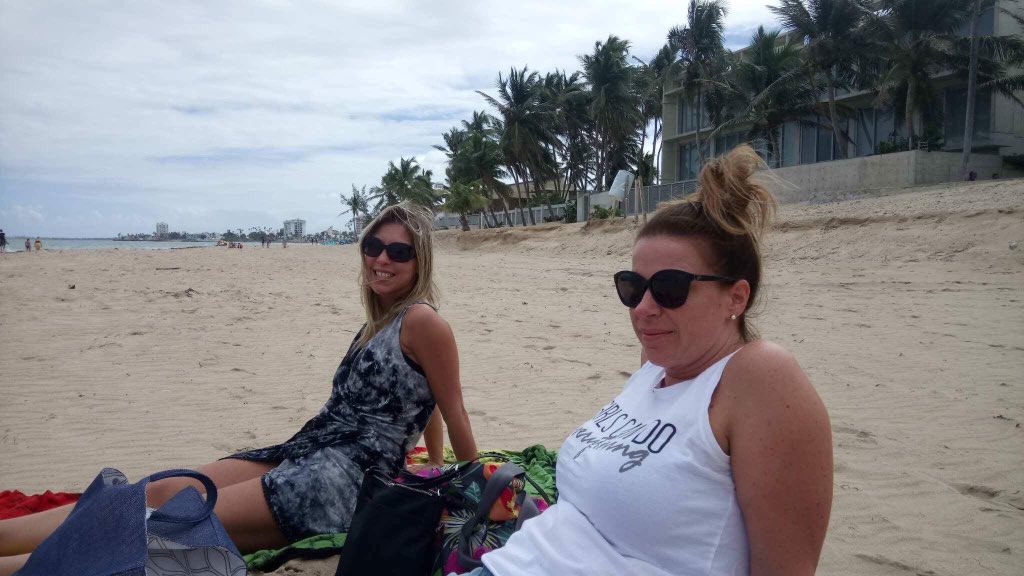 Cleen128's tweet photo. We go everywhere together! #bestfriendsTODAY https://t.co/5gNltDByRV