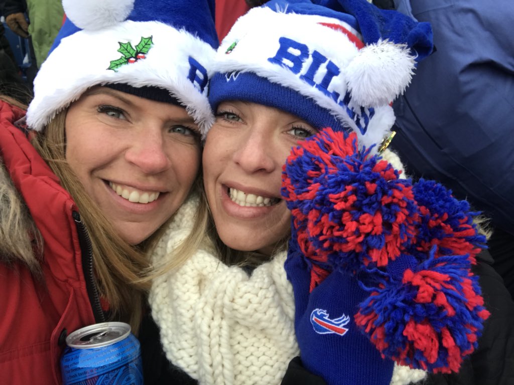Cleen128's tweet photo. We go everywhere together! #bestfriendsTODAY https://t.co/5gNltDByRV
