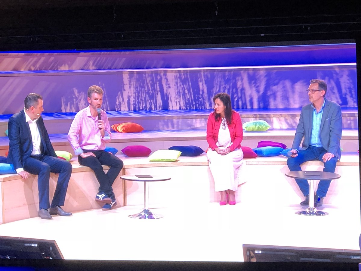 Chris_Mignard's tweet photo. Témoignage de 2 de nos clients lors du #KOSCC18 @SCC_info @LaSeineMusicale avec @KiabiFrance @BxMetro https://t.co/impnSnm0o5