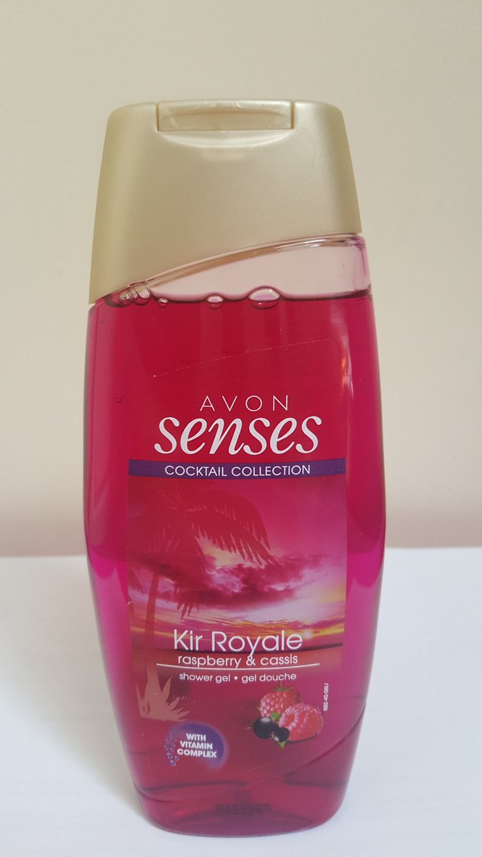 EveAvon1's tweet photo. Have a look at this gorgeous smelling gift set. #Avon #cocktail #collection. 
#gift #set includes:
Avon #Rasberry and #Cassis #bubble #bath. Avon #senses #shower #gel 
Avon #naturals #body #care body #lotion
Avon naturals #hand #lotion
Avon naturals #scented #spritz 
DM 4 ££💷&amp;📦 https://t.co/cED2fULliU