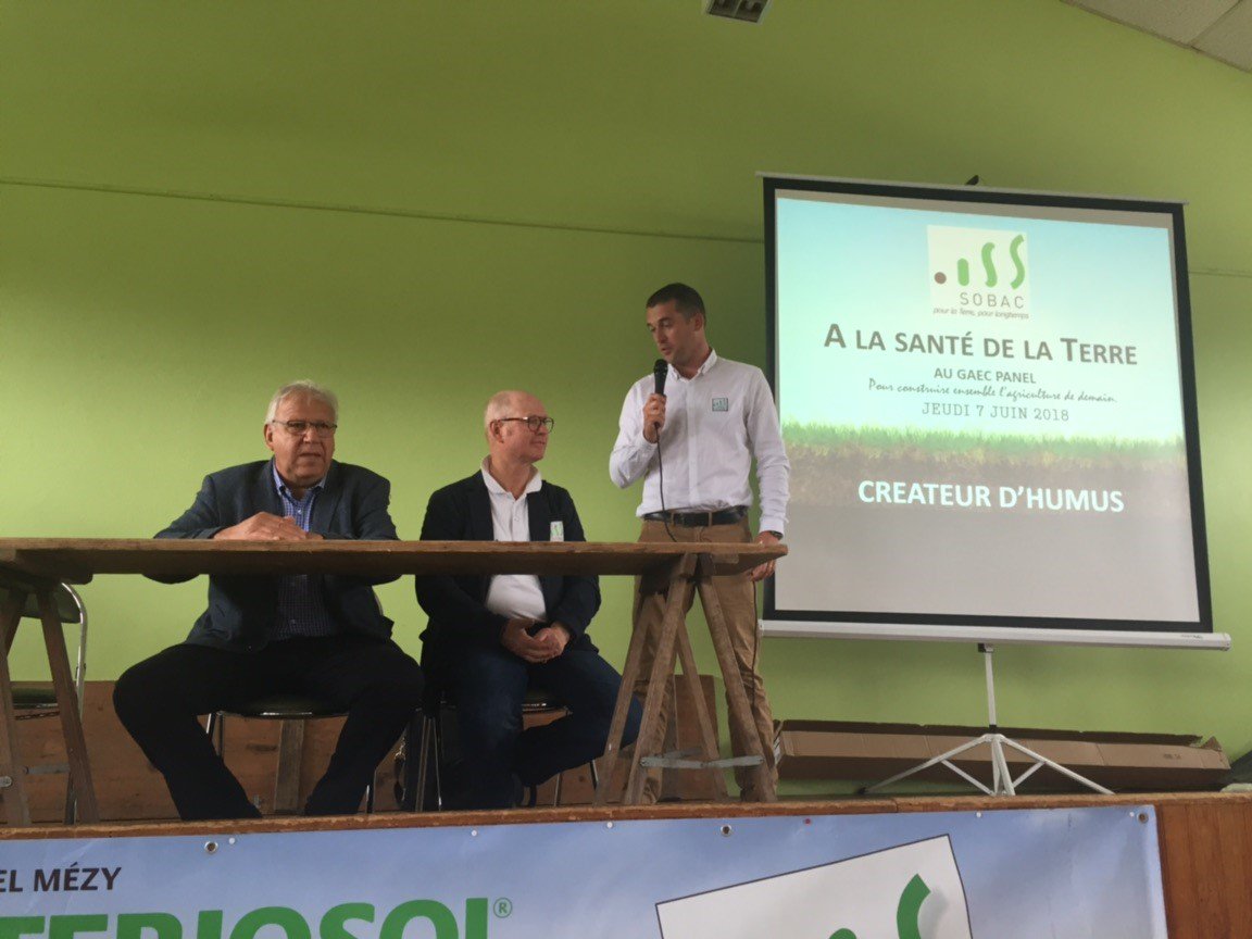 la_Sobac's tweet photo. Journée technique à Souleuvre en Bocage (14) avec Marcel Mézy (le concepteur) et l'@AssoPSTV !

#Agriculture #Alimentation #Santé #Environnement #ProductionLaitiere #Elevage #Vaches #Bovins #APSTV #Fourrages #Profildesol #Bacteriosol #Bacteriolit #Autonomie #Rentabilté #Qualité https://t.co/qtuGVau8JY