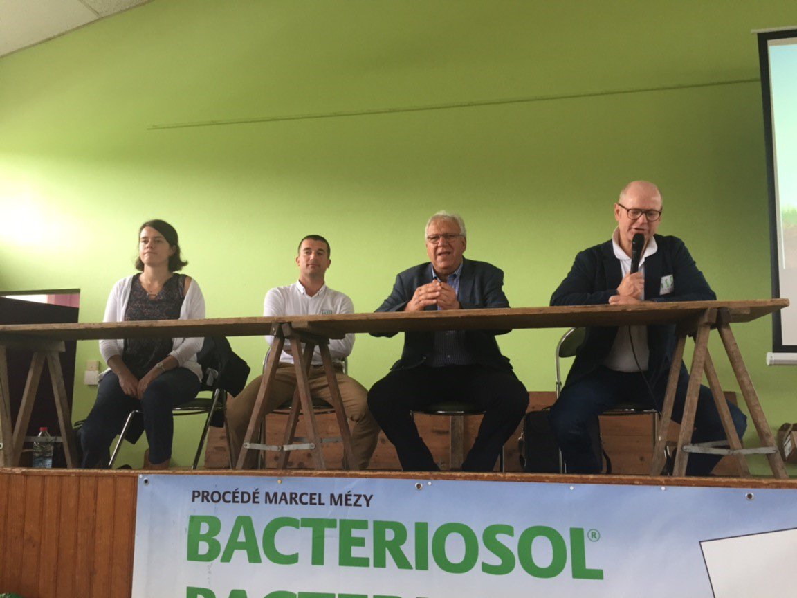 la_Sobac's tweet photo. Journée technique à Souleuvre en Bocage (14) avec Marcel Mézy (le concepteur) et l'@AssoPSTV !

#Agriculture #Alimentation #Santé #Environnement #ProductionLaitiere #Elevage #Vaches #Bovins #APSTV #Fourrages #Profildesol #Bacteriosol #Bacteriolit #Autonomie #Rentabilté #Qualité https://t.co/qtuGVau8JY