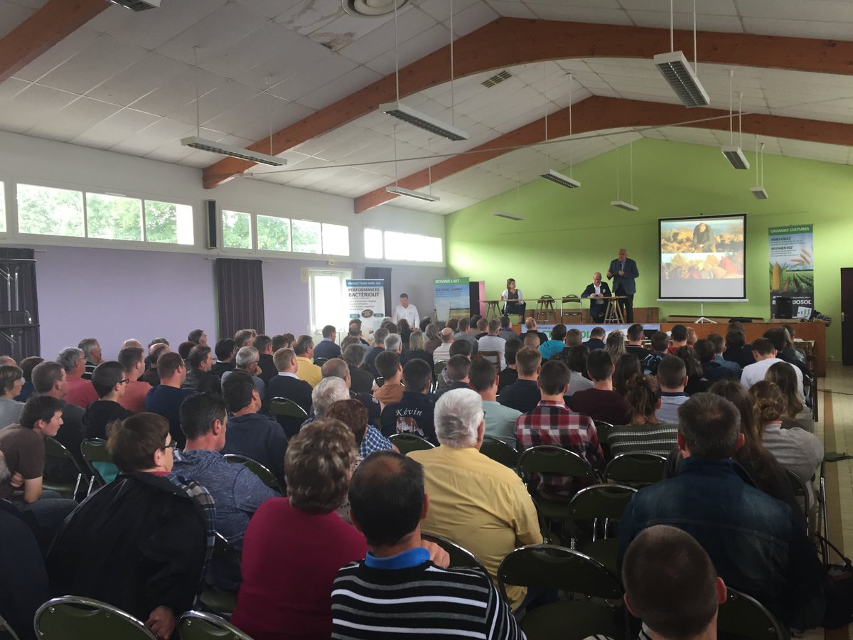 la_Sobac's tweet photo. Journée technique à Souleuvre en Bocage (14) avec Marcel Mézy (le concepteur) et l'@AssoPSTV !

#Agriculture #Alimentation #Santé #Environnement #ProductionLaitiere #Elevage #Vaches #Bovins #APSTV #Fourrages #Profildesol #Bacteriosol #Bacteriolit #Autonomie #Rentabilté #Qualité https://t.co/qtuGVau8JY