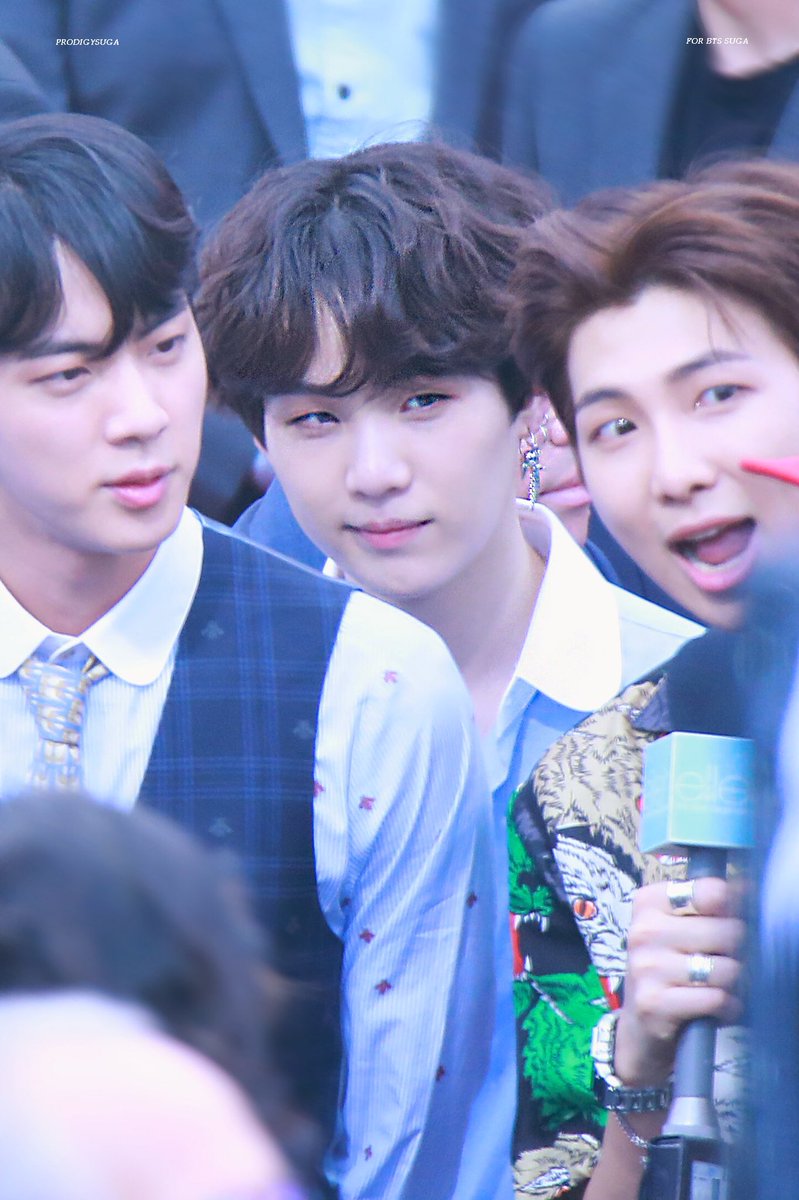 PRODiGYSUGACOM's tweet photo. 180520 BBMA REDCARPET : HQ
#슈가 #SUGA #BTS @BTS_twt https://t.co/2OvFnPVFRw