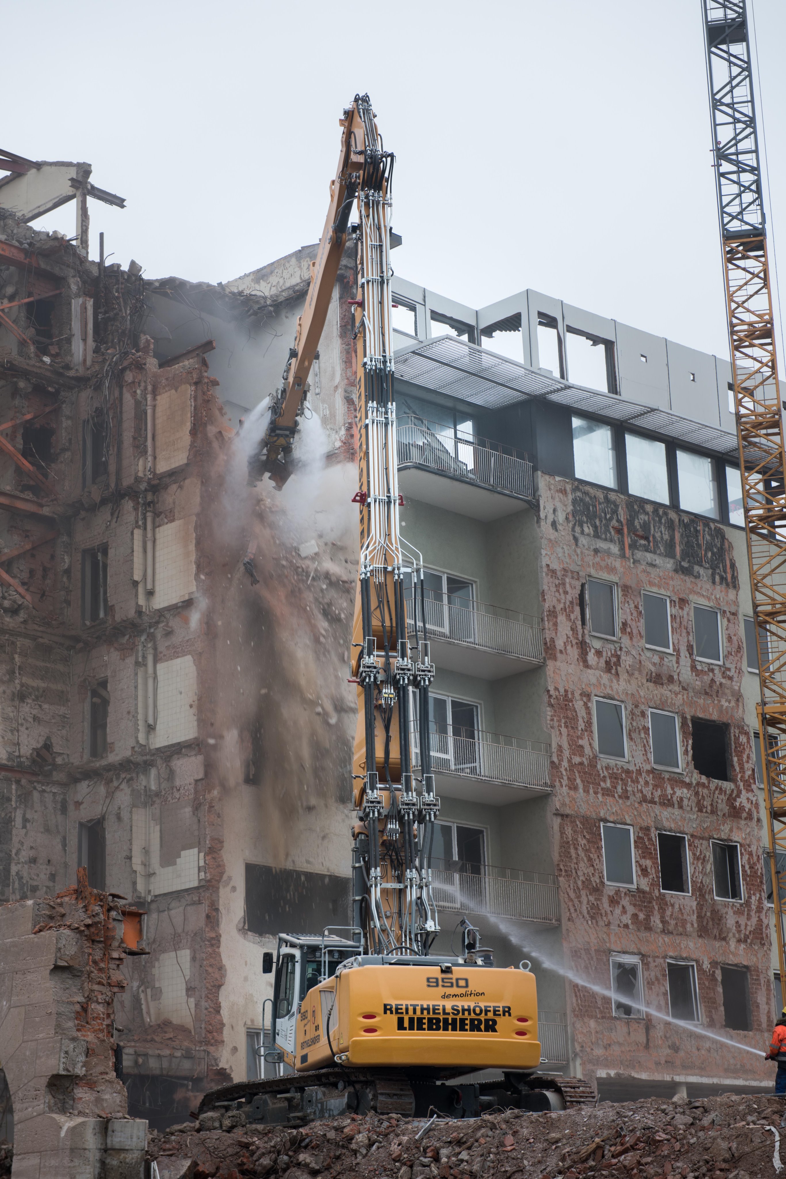 Liebherr Construction on X Liebherr R 950 Demolition crawler excavator masters demolition of Nuremberg post office building https t UMSWbsBLTQ https t LZFJyhECIW X