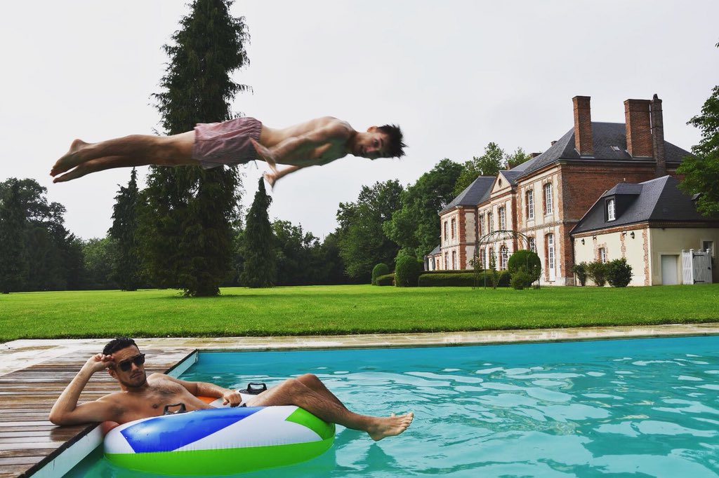 swift_EnDirect's tweet photo. Promis on bosse au #ChateauSWIFT 😂 https://t.co/rl4q6XEWBt
