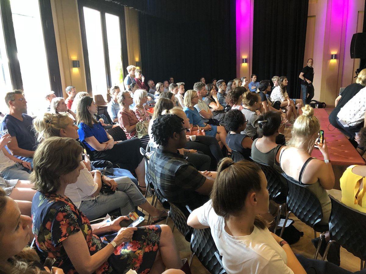Nu on stage <a href="/VondelCS/">VondelCS</a> <a href="/nandokasteleijn/">Nando Kasteleijn</a> ‘De macht van Amerikaanse techbedrijven’ Volle bak #mediabites