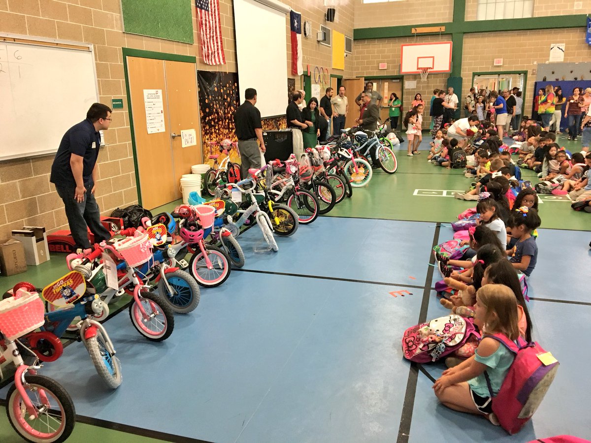 MiguelSeguraPR's tweet photo. Very exciting morning for our #Rotary club this morning! Delivering bikes to some wonderful students at one of our local elementary schools #ServiceBeforeSelf https://t.co/h0IJFrSHb8