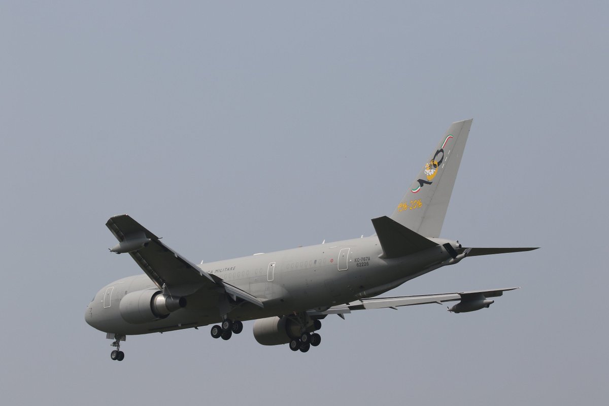 JorisvanBoven's tweet photo. 20180607 @ItalianAirForce KC-767 with special tail, landing at @VlbEindhoven to bring back to Italy the cargo from the #aproc2018 participants https://t.co/XGnmRnEAnD