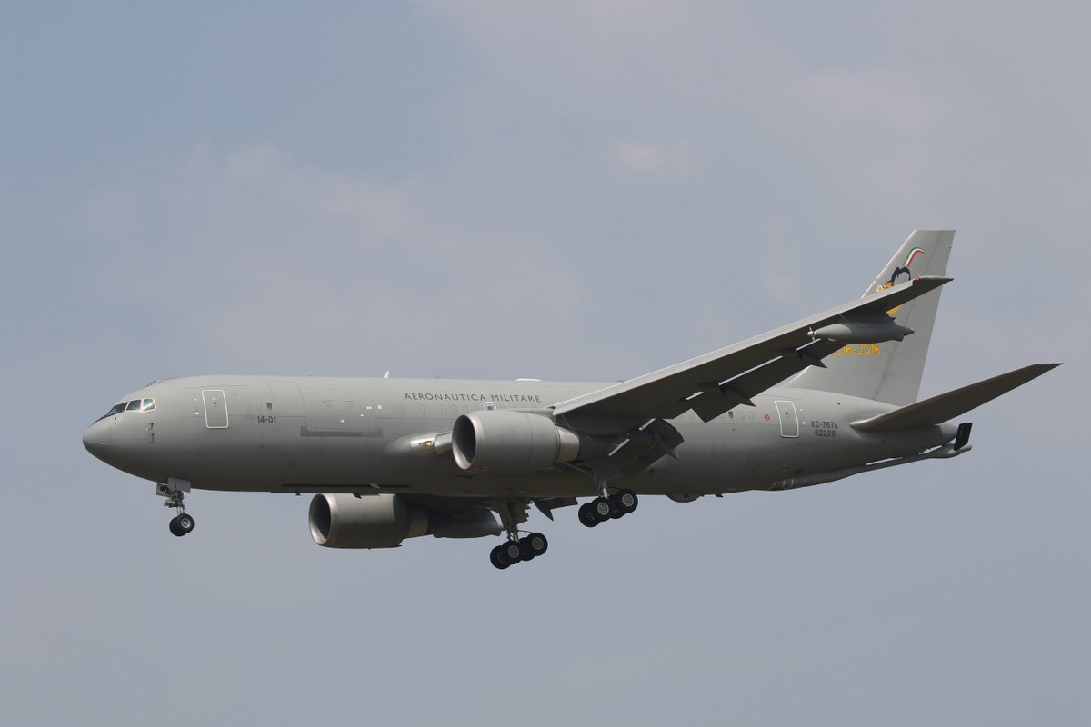JorisvanBoven's tweet photo. 20180607 @ItalianAirForce KC-767 with special tail, landing at @VlbEindhoven to bring back to Italy the cargo from the #aproc2018 participants https://t.co/XGnmRnEAnD