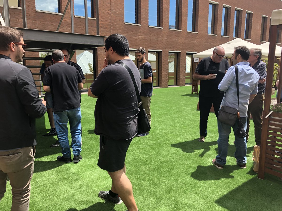 TangramNext's tweet photo. Natxo Sainz de #IRUSOIN con Flame junto a John Paul Giancarlo con Bifrost y Mudbox, Claudia Rivera Arranz con Dynamixyz y Substance, y Pedro Alpera con Toon Boom en el @wacom roadshow by #TangramMASTER en @fxanimation de Barcelona 😊 #animation #VFX #2D https://t.co/BOacTESckz