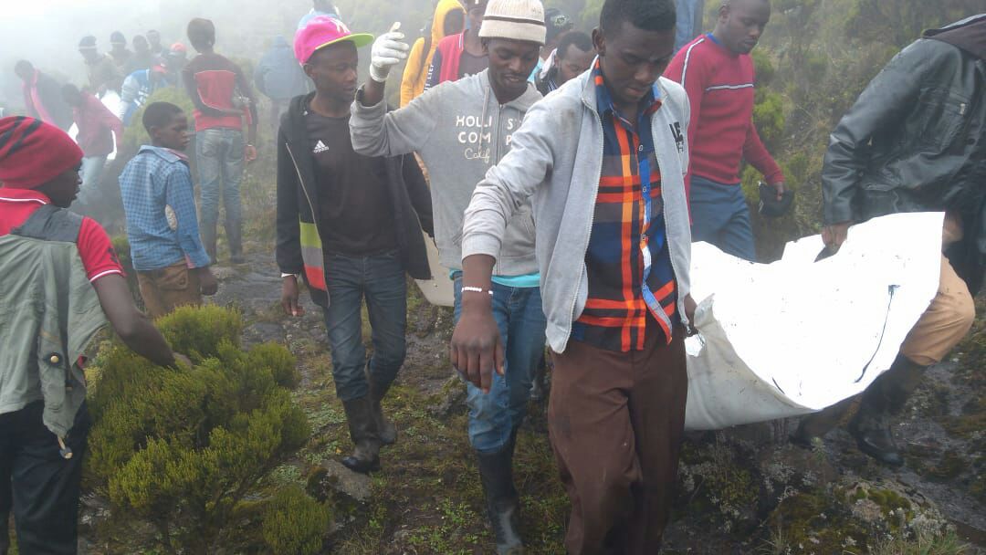Bob_Odhiambo's tweet image. Appears the rescuers and red cross personnel have found missing bodies of #FlySAX. #RIP