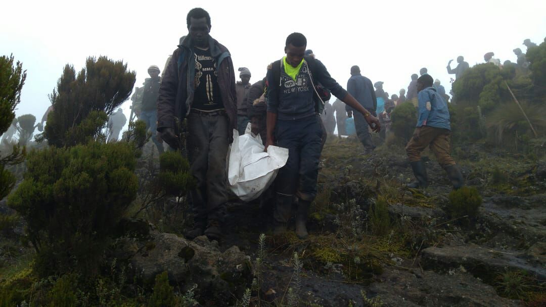 Bob_Odhiambo's tweet image. Appears the rescuers and red cross personnel have found missing bodies of #FlySAX. #RIP