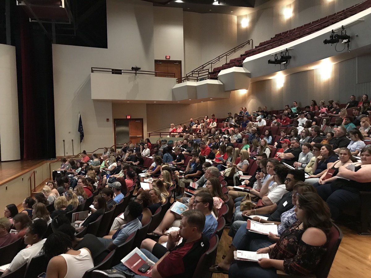 Welcome new students and families!  <a href="/IUSorientation/">IUS New Student Programs</a>