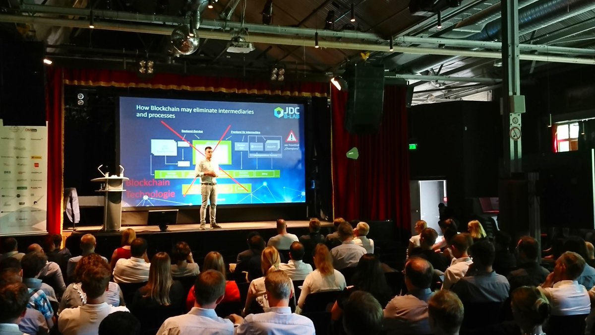 BankingCheck's tweet photo. Kryptotoken & Blockchain in der Finanzindustrie – Stefan Bachmann Vorstand JDC Group.
#crypto #blockchain #bmo18 https://t.co/Psy4lcLIrK
