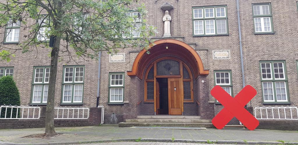BrabantHerinner's tweet photo. We staan klaar voor de 3e informatiebijeenkomst voor gemeentes over @BrabantRemember van deze week. Vandaag voor regio West Brabant in het bijzondere #Mariadalklooster in #Roosendaal
#brabantremembers #europeremembers #crossroads #crossroads4045 #visitbrabant #brabant #wo2 https://t.co/WtbQKdWDYk