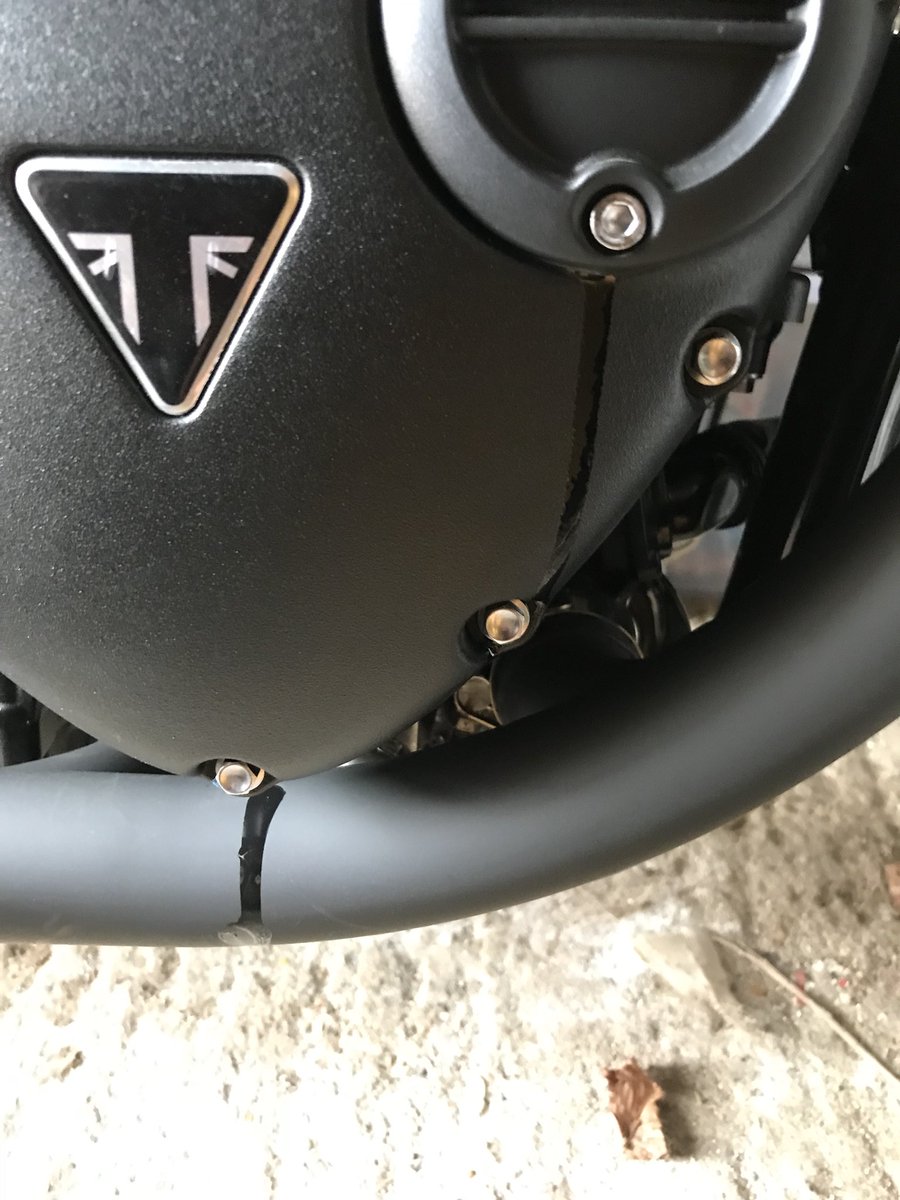 flighthut's tweet photo. @UKTriumph just spent 11k on a new T120 to find this leak in first ride. Absolutely gutted 🙁 https://t.co/TfiSF6zxx8
