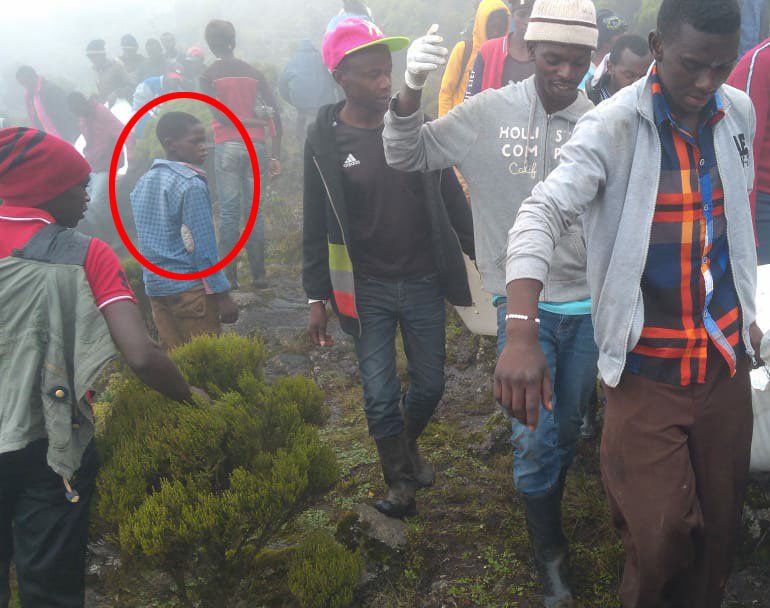 SandeZack's tweet image. #FlySax Notice that kids can climb up to the scene of the accident, but our much vaunted @NDOCKenya took three days