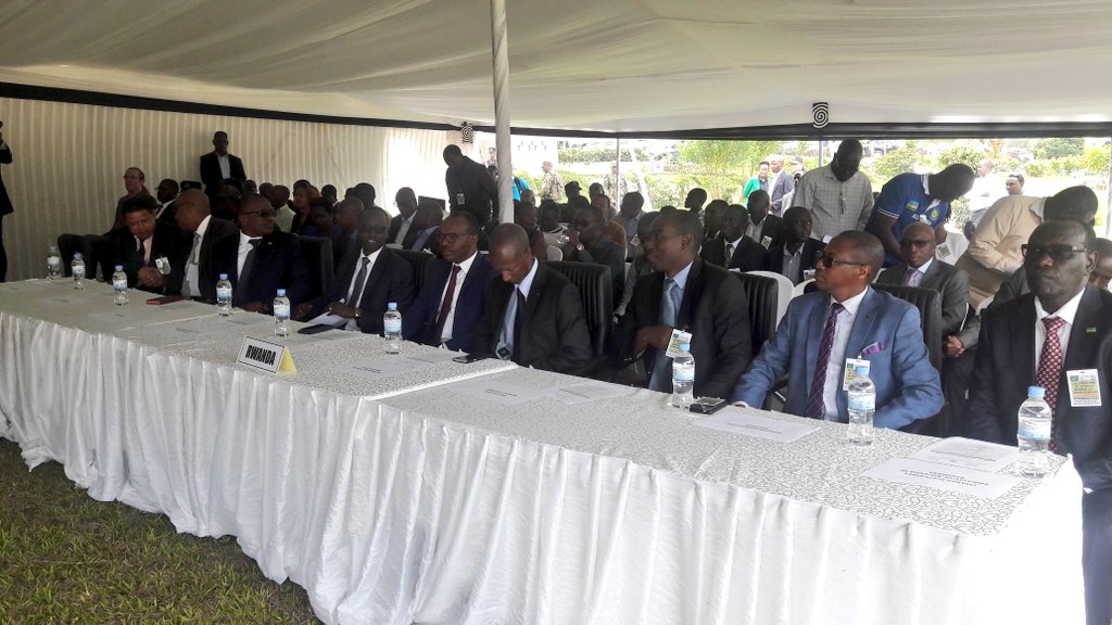 RubavuDistrict's tweet image. Happening now: #Rwanda and #DRC in partnership with #UnionAfricaine are celebrating the #AfricanBorderDay at La Corniche between @RubavuDistrict and Goma