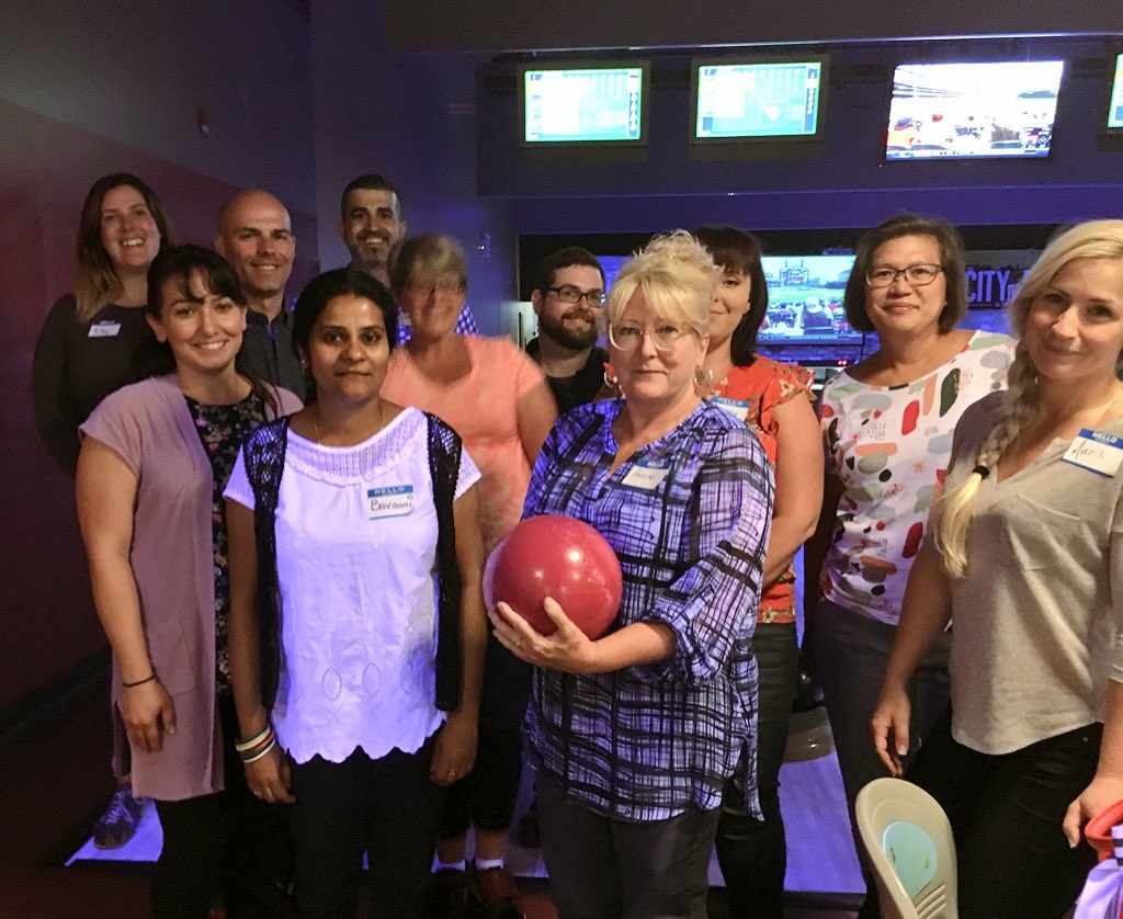 Getting to know our new colleagues, nothing beats bowling!  #OakvilleCommercialBranch #teamwork <a href="/AvivaCanada/">Aviva Canada</a> #ourspace