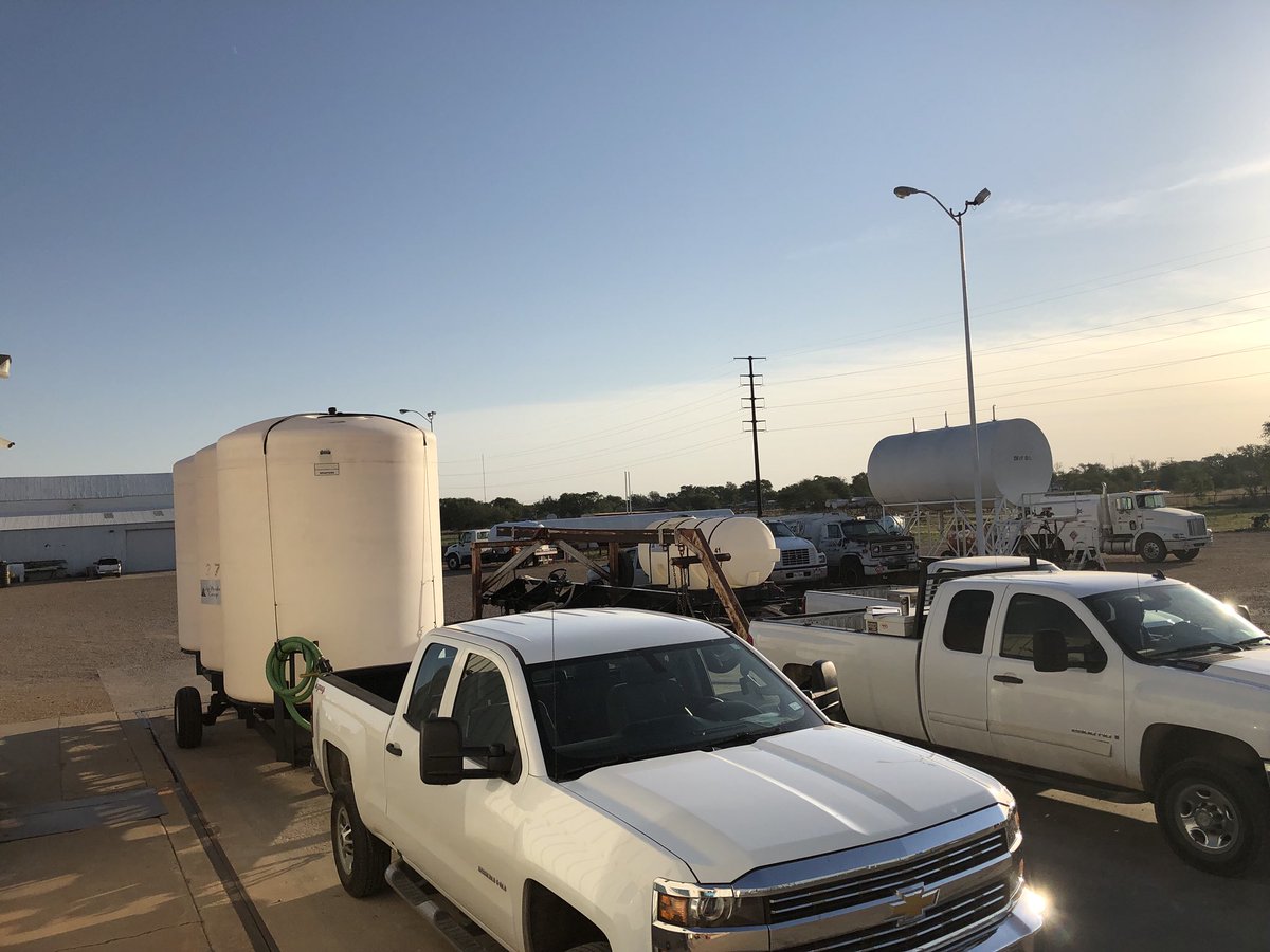 ag_producers's tweet photo. It’s a beautiful morning in Plainview, Texas and the #Agronomy crew is not wasting a second of it! https://t.co/BwOEpxAEah