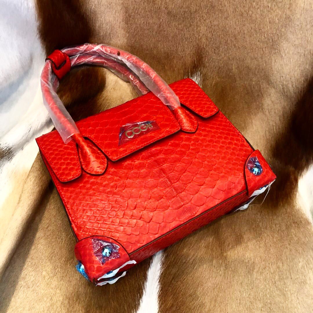 OOGIIHEELS's tweet photo. ะฅััััั
ะธะน ััะณัะธะน ัั?
Who loves redโค๏ธ๐๐
โค๏ธ OOGII red snakeskin bag โค๏ธ
#red #oogii #snakeskin #bag #oogiiredsnakeskinbag #redbag #redsnakeskinbag #redluxurybag #luxuryproducts #quality #australianlabel #luxurylifestyle #luxuryproducts #handmade #sydneybased #mglgirl https://t.co/A53c6NSccB