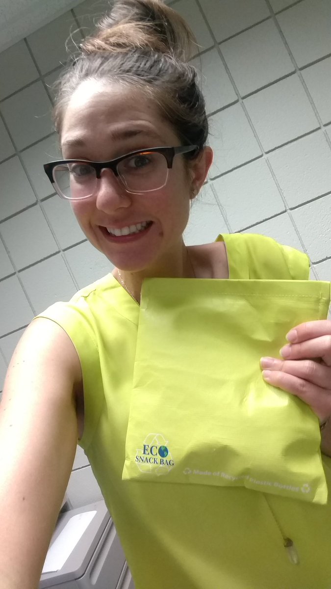 GreeningTheMLB's tweet photo. When you can't tell where your shirt ends and your @EcoSnackBag begin! #hippieproblems โ๏ธโป๏ธ https://t.co/lbchSmhM0A