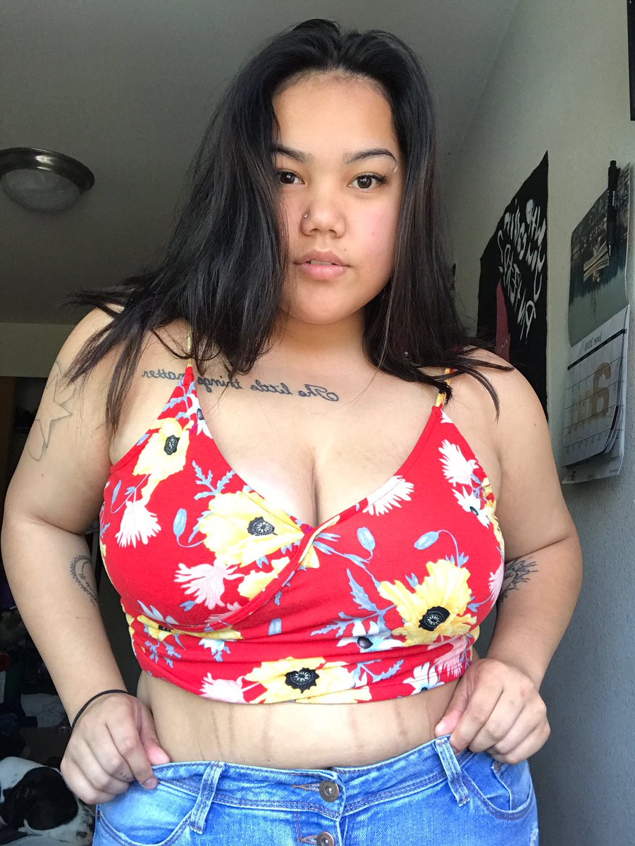 charmgallery28's tweet photo. Body positive post 🥀 : I'm positive my body is gross to some people but Ahheeeeeh me love me 🤘🏾 https://t.co/9MSCthW2cO