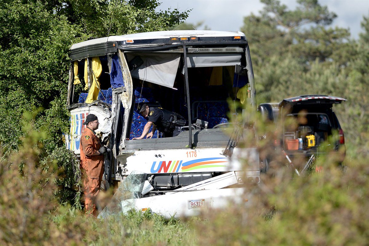 #BREAKING: Second person dies in Monday's tour bus crash near Ottawa ow.ly/KFY730ko07a https://t.co/TwZ8aszJaq