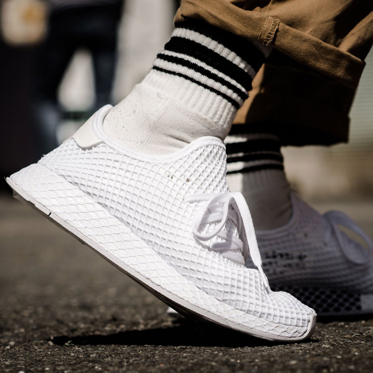 adidas deerupt runner triple white