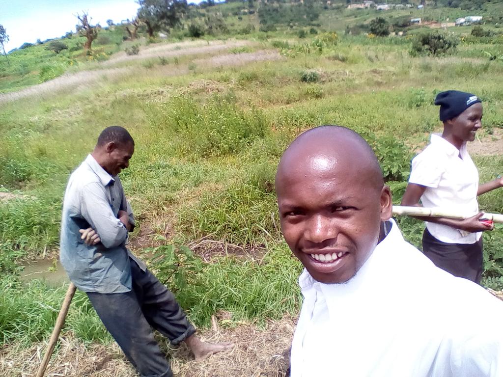 francknjenga's tweet photo. The wise may also hear and increase in learning,thanks @G_UnitedKE for this exposure to learn #WuminguPrimary
#C006
#GunduaGunited
Chatting with a community member https://t.co/HGoCzxLr0C