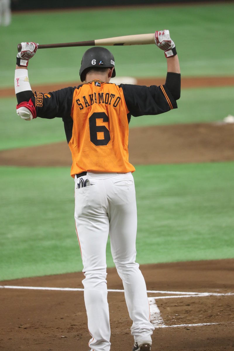 坂本勇人選手 闘魂ユニフォーム アンダーアーマー - 応援グッズ