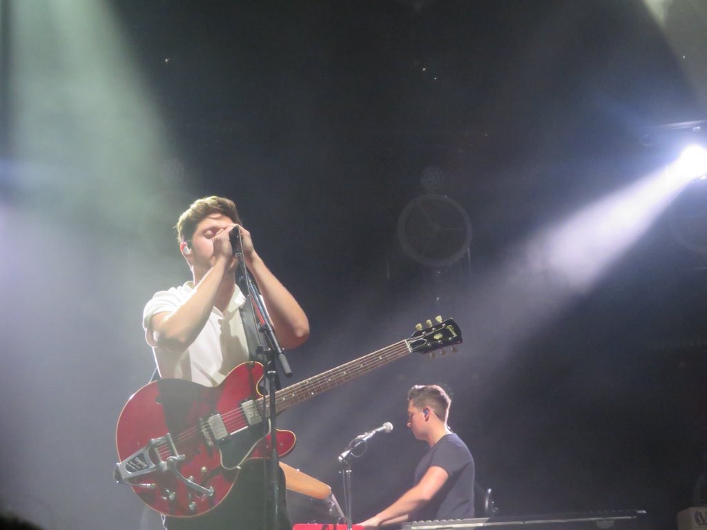 NJHNEWS's tweet photo. June 7th: Niall on stage (via @flickereesha) #FlickerWorldTourMelbourne https://t.co/vzL4LRLQoQ