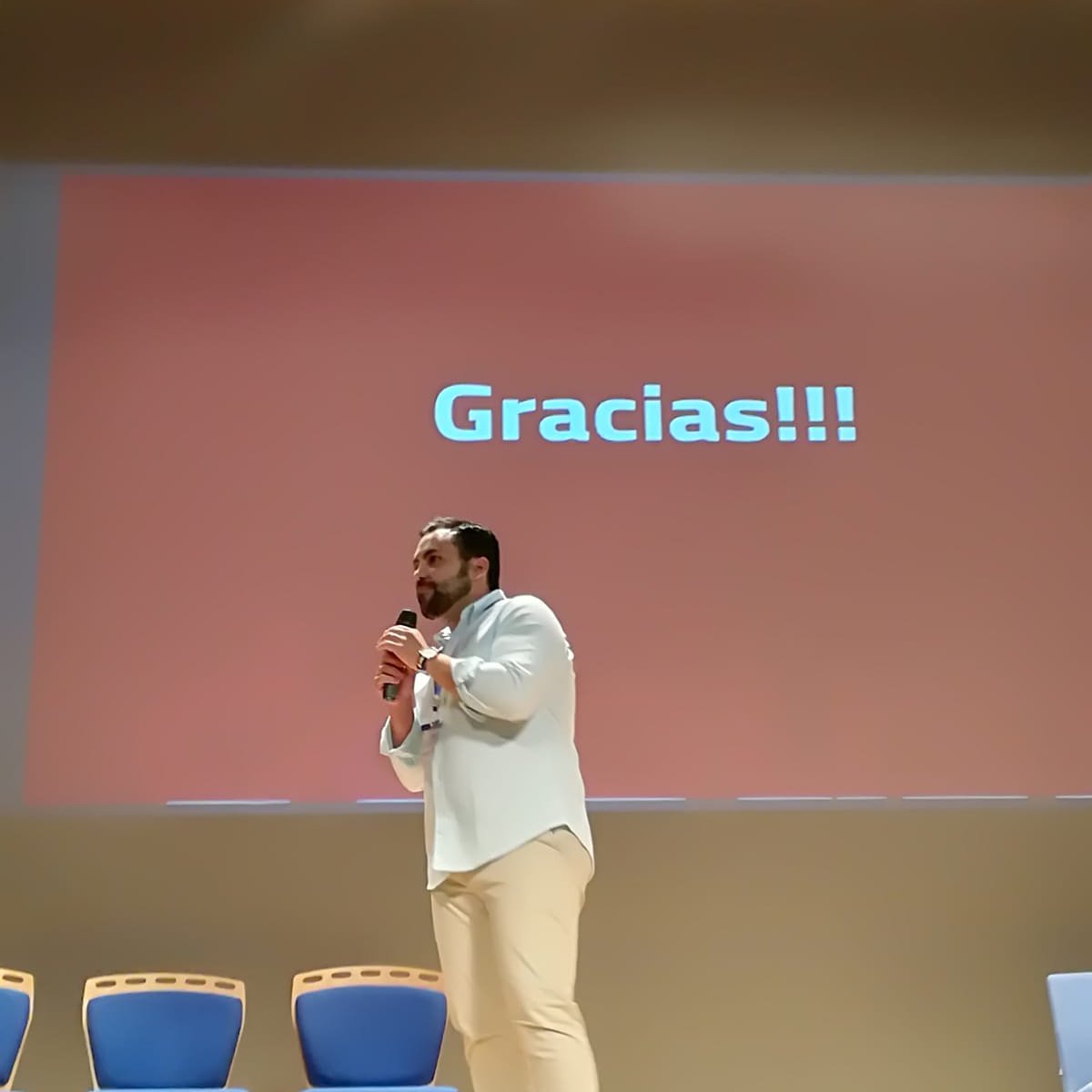 DigitalCongreso's tweet photo. Gracias a todos los expertos del #MarketingDigital!! Por conformar este I Congreso de Marketing Los Pedroches. Vuestro interés inspirará nuestras siguientes ediciones. Gracias por vuestro apoyo!!!✳️✳️
#CongresoMarketingDigitalCP #RedesSociales #SEO #dobuss #bebrand #adentity https://t.co/DvePpvognG