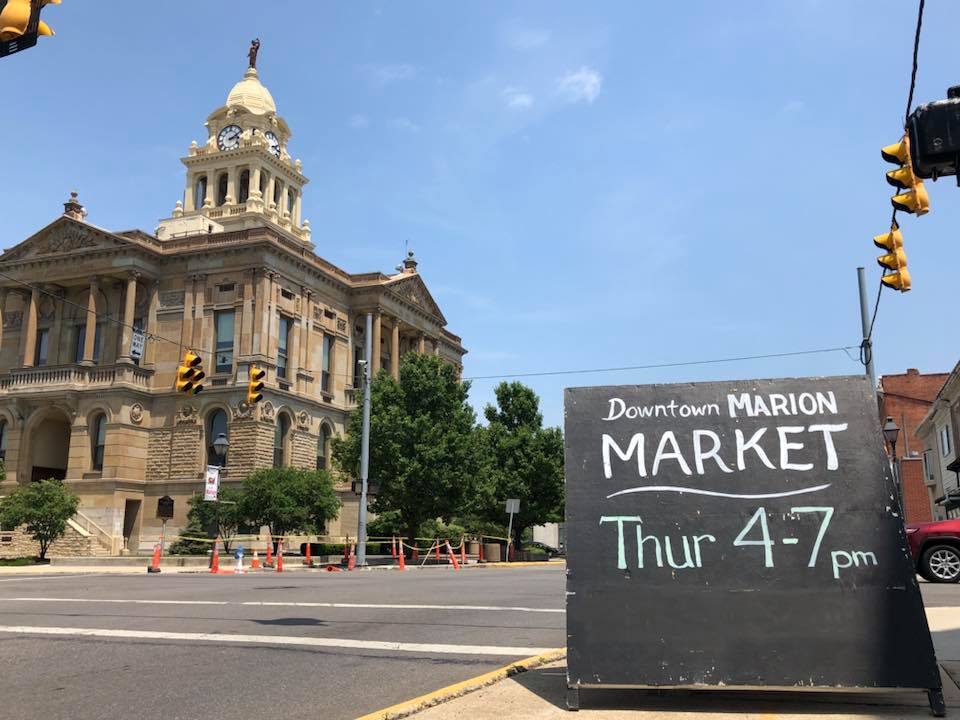 CenterStHealth's tweet photo. Don’t forget CSCHC Family!! It’s Thursday, so from 4-7 come out to Founders Park and support a local farmer with some great, farm-fresh produce!! #FreshProduce #FromFarmToTable #FarmersTan #dowtownMarion #hometownHealthcare https://t.co/VNHWOiVGiw