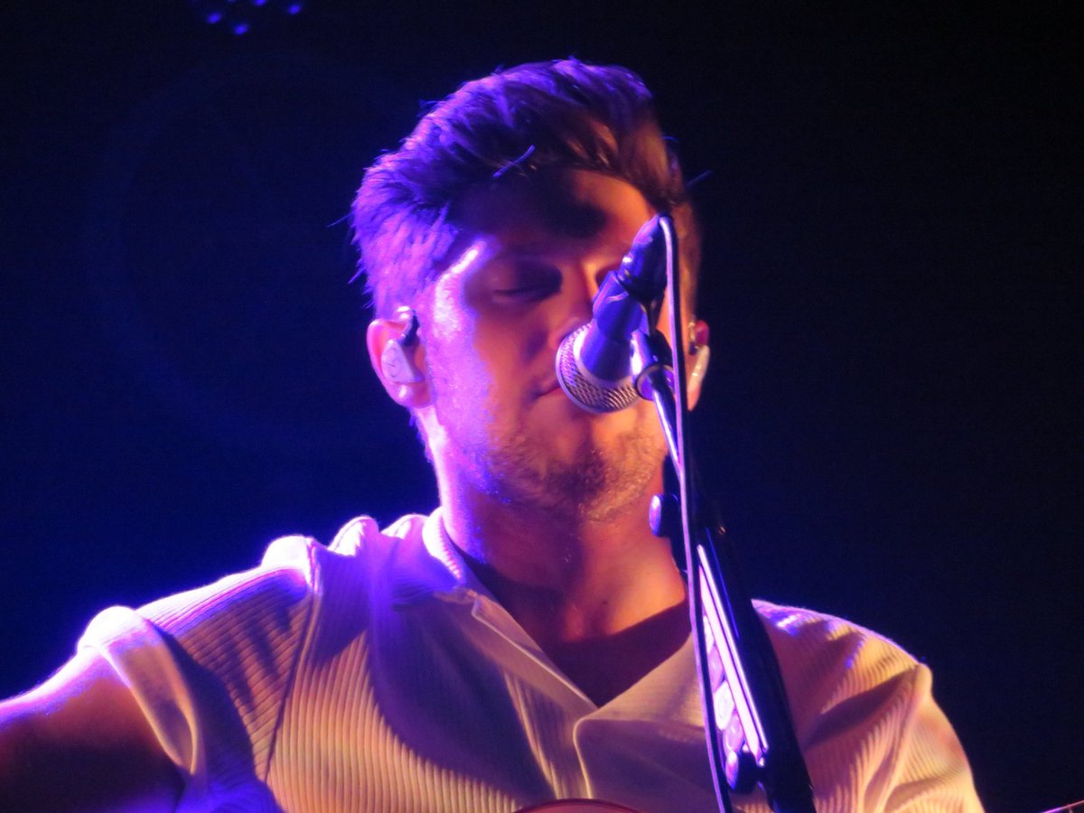 NJHNEWS's tweet photo. June 7th: Niall on stage (via @flickereesha) #FlickerWorldTourMelbourne https://t.co/KEYY1cu4tb