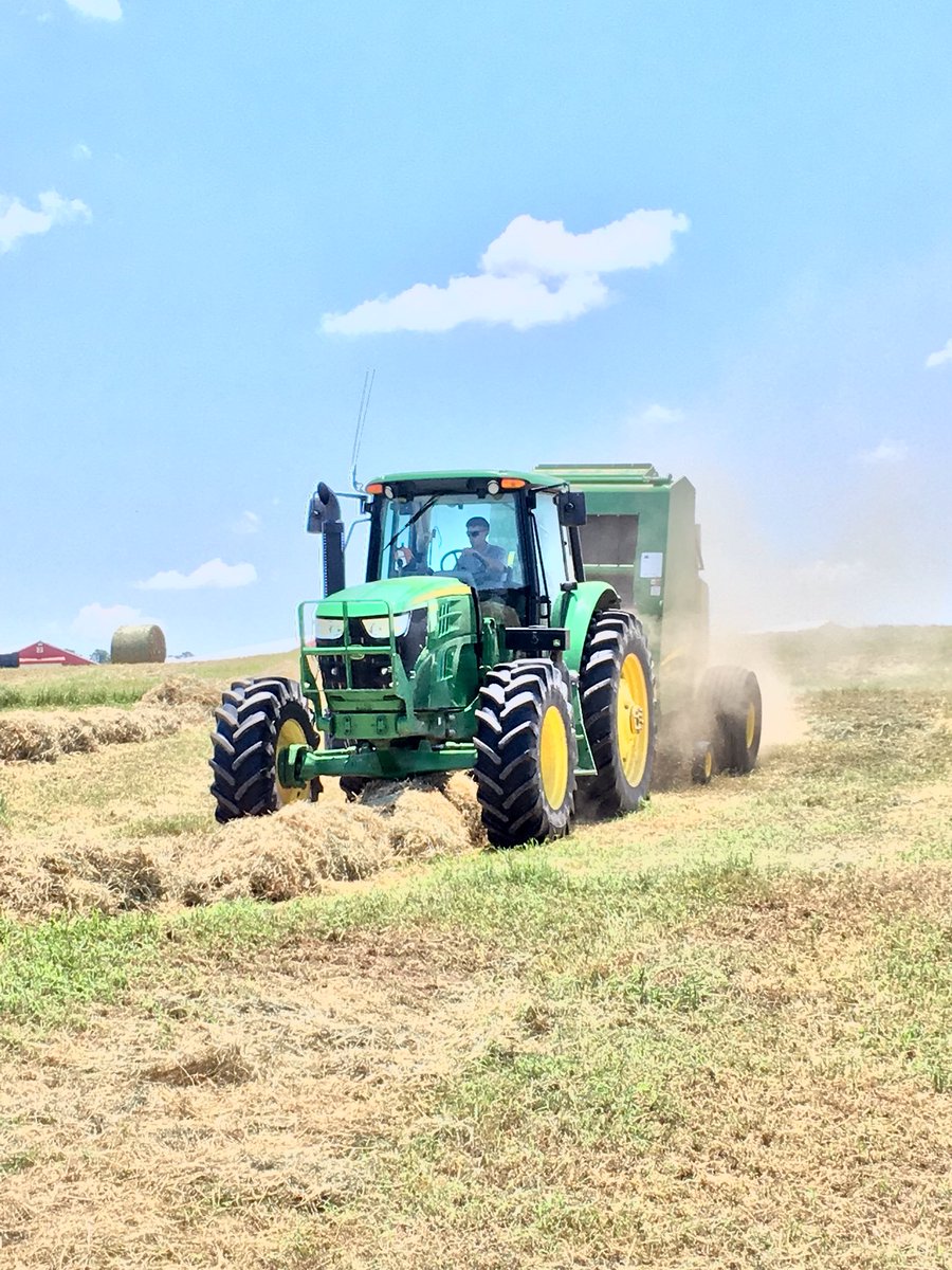 T5Cattle's tweet photo. Rollin....it up!
#hayday https://t.co/VDI5pPjtOe