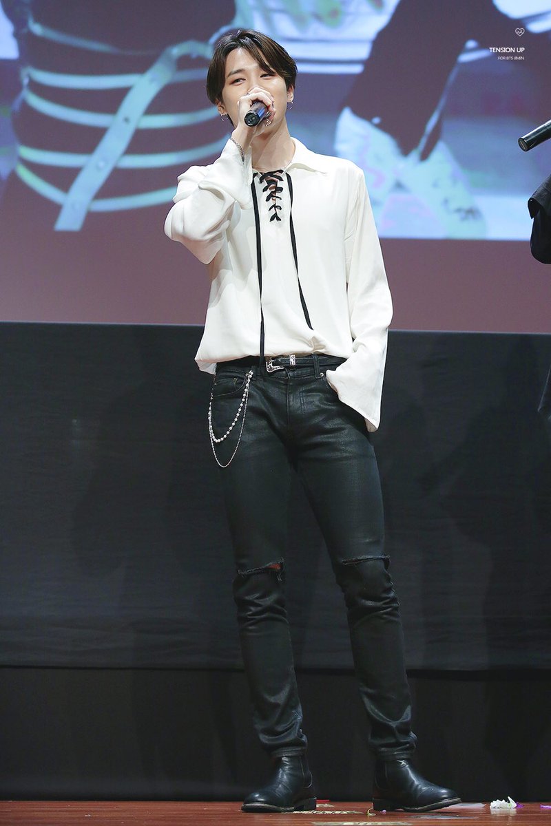 tensionup_1013's tweet image. 180607 상암 팬싸인회 
#지민 #JIMIN #방탄소년단 #BTS 
@BTS_twt 핫바디갓바디🔥