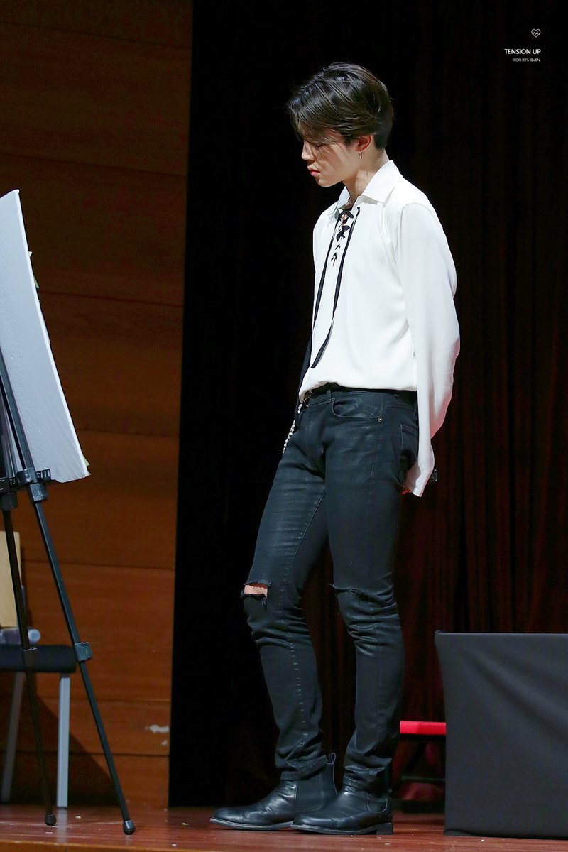 tensionup_1013's tweet image. 180607 상암 팬싸인회 
#지민 #JIMIN #방탄소년단 #BTS 
@BTS_twt 핫바디갓바디🔥