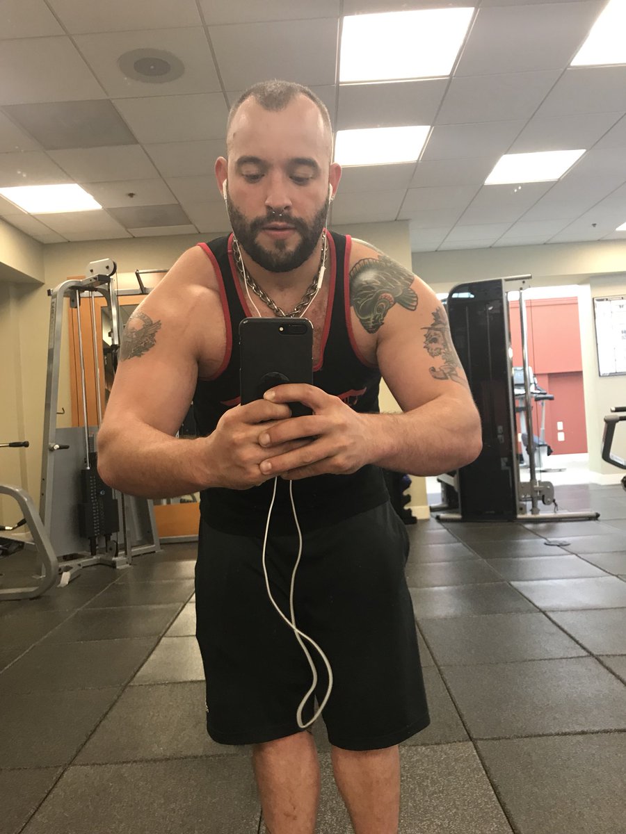 GayDaySLeather's tweet photo. Three weeks away from the gym it feels good to be back. Time to get #swoll #MrGayDaySLeather #muscleboy https://t.co/zHSRtGZQbk