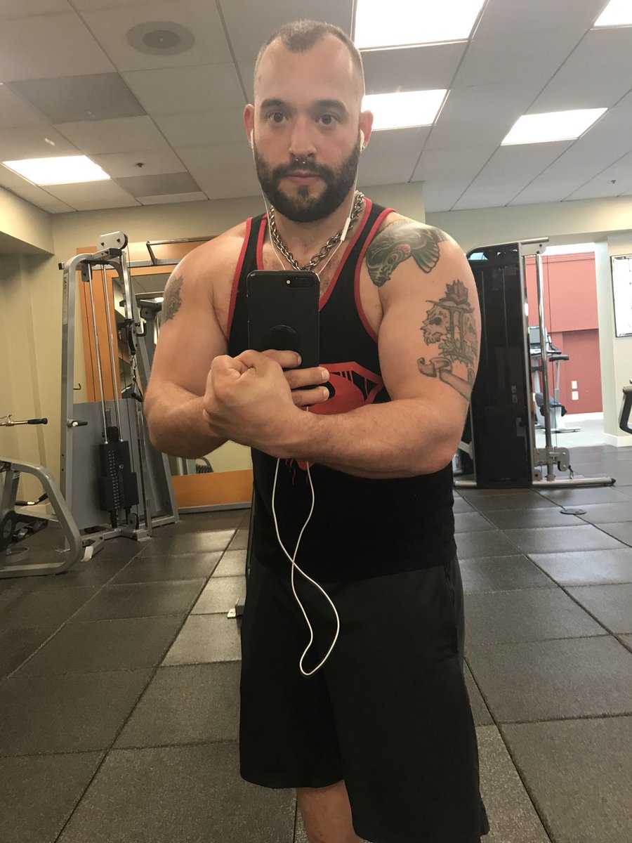 GayDaySLeather's tweet photo. Three weeks away from the gym it feels good to be back. Time to get #swoll #MrGayDaySLeather #muscleboy https://t.co/zHSRtGZQbk