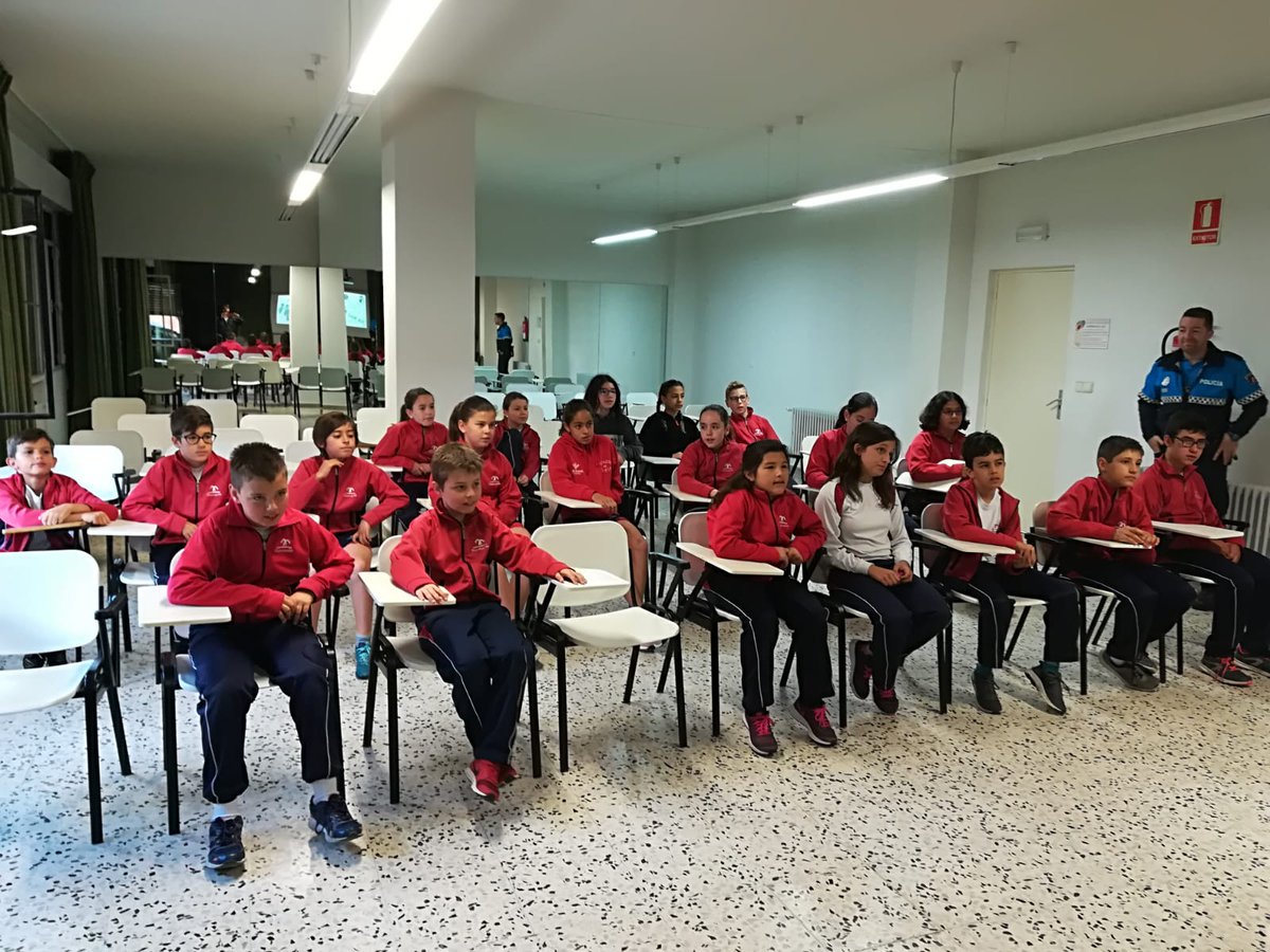 corazondemariaz's tweet photo. 5°EP. EDUCACIÓN VIAL.
#SomosFamilia #elcorajuntos
@edvialparatodos @POLICIAMUNICI #edvial #Aprender #cars #bici
"Viviendo experiencias pero juntos" https://t.co/bGGF97bAae