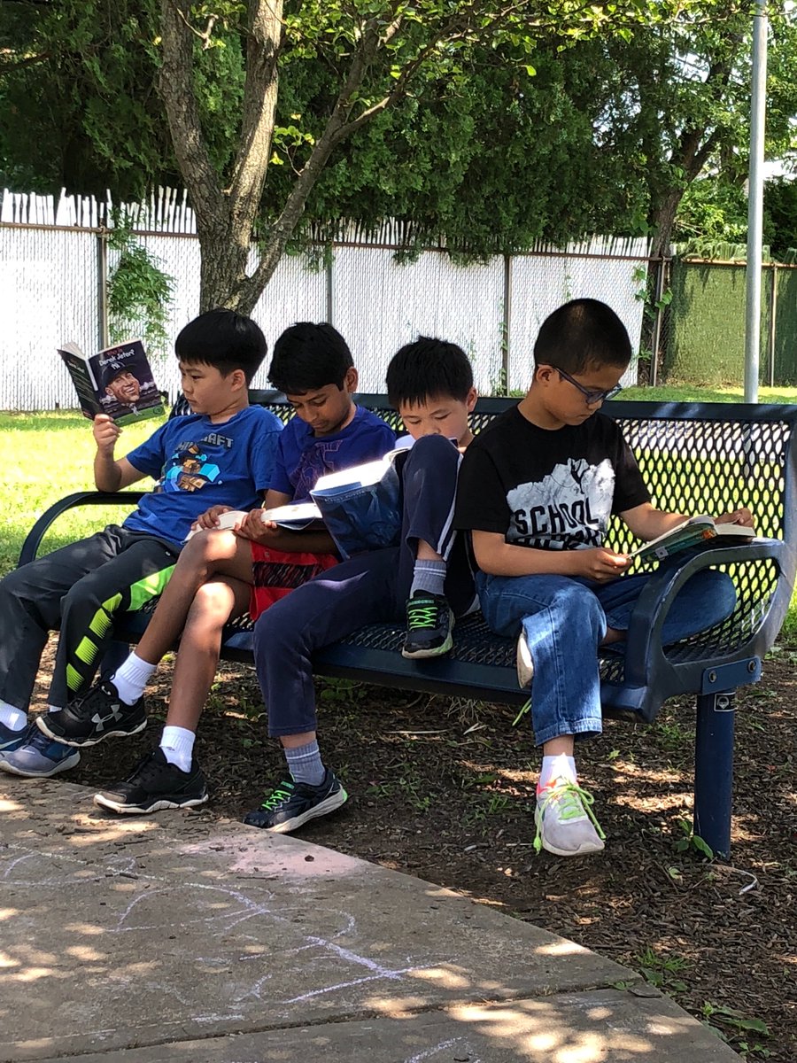 mongiovimoore's tweet photo. O- outside day! Reading outside today! #cantiague @GinaFaust https://t.co/sPXN5yxv89