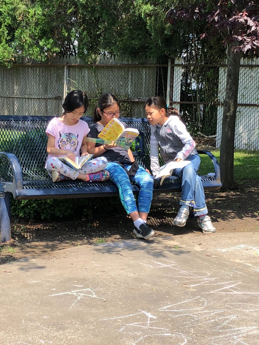 mongiovimoore's tweet photo. O- outside day! Reading outside today! #cantiague @GinaFaust https://t.co/sPXN5yxv89