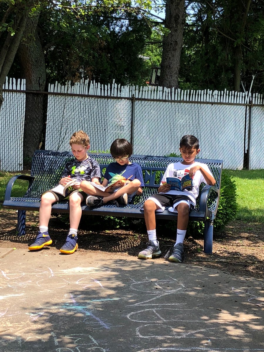 mongiovimoore's tweet photo. O- outside day! Reading outside today! #cantiague @GinaFaust https://t.co/sPXN5yxv89