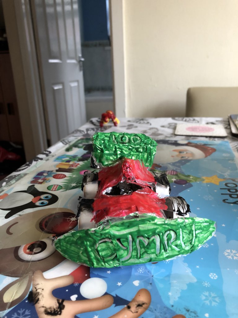 vicki_spink's tweet photo. Ollies 3D welsh racing car all ready for tomorrow π @dspinky1 @BGrovePrimary #nohelp #honest #okmaybealittlebit ππ https://t.co/NJEFm8vCYW